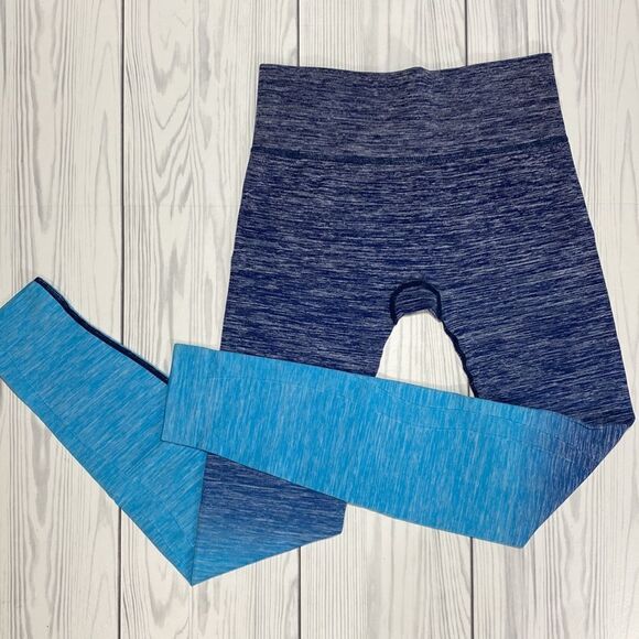 Ombré Blue Leggings Size Small - Picture 5 of 8